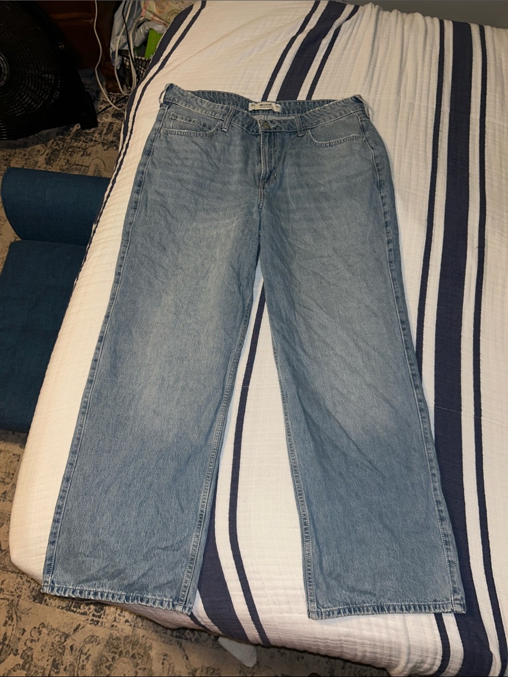 Hollister High Rise Baggy Jeans - 16
